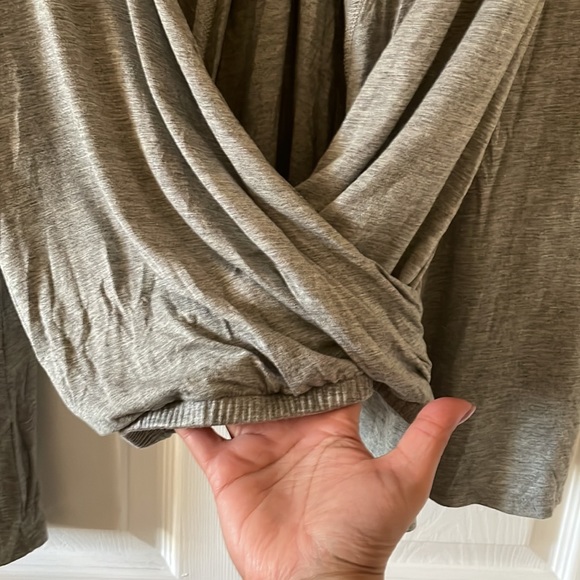 Chaser bell sleeve surplice open back top grey heather - Picture 3 of 5